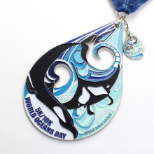 Venda quente de medalha de peixe golfinho de esmalte 3D de metal personalizado